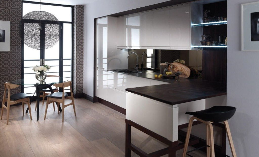 Remo Kitchen in Gloss Cashmere